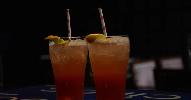 Blue Lagoon Mocktail: geht das ohne Alkohol, ohne dass es langweilig wird?